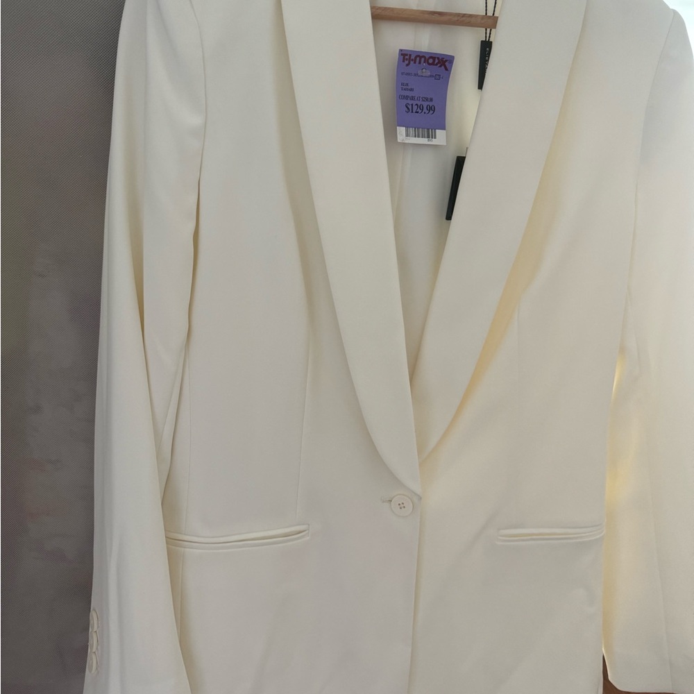Tahari sky white Blazer new with tags